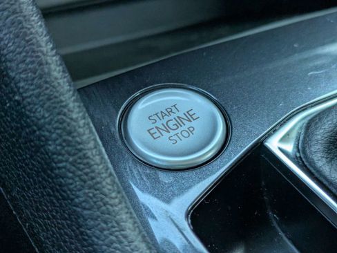 Certified 2023 Volkswagen Tiguan SE FWD image 39