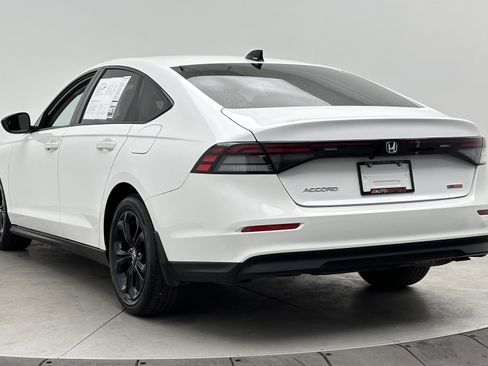 Used 2025 Honda Accord SE image 6