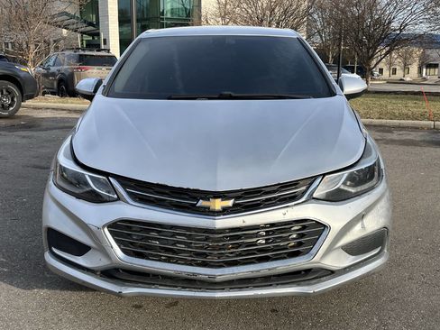 Used 2016 Chevrolet Cruze LT image 4