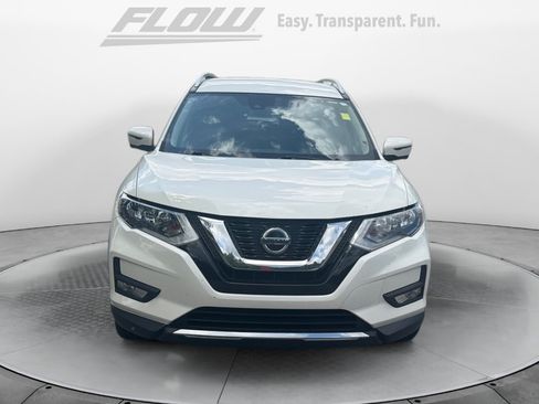 Used 2019 Nissan Rogue SV w/ Premium Package FWD image 3
