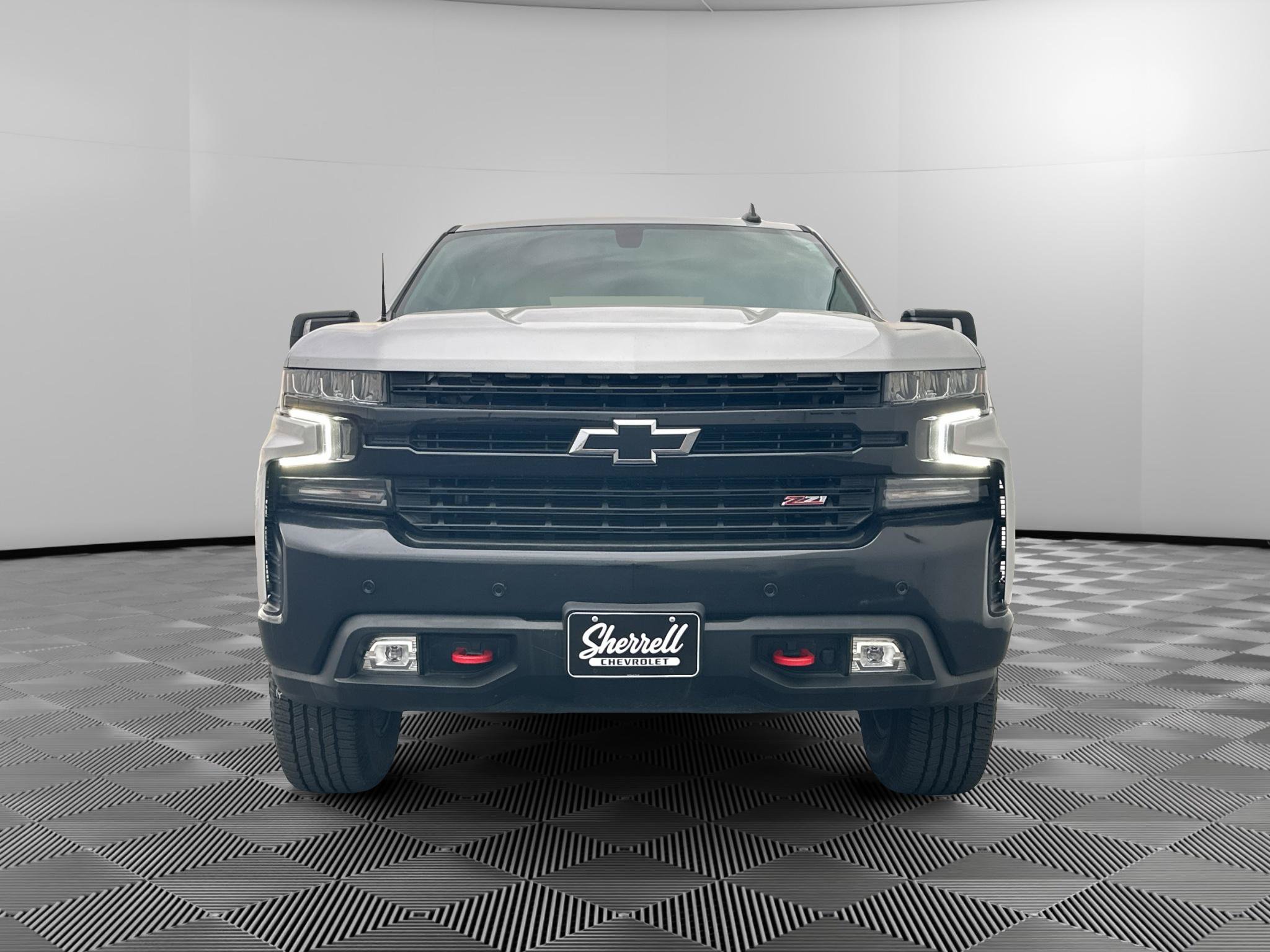 Used 2021 Chevrolet Silverado 1500 LT Trail Boss w/ Safety Package AWD/4WD image 2