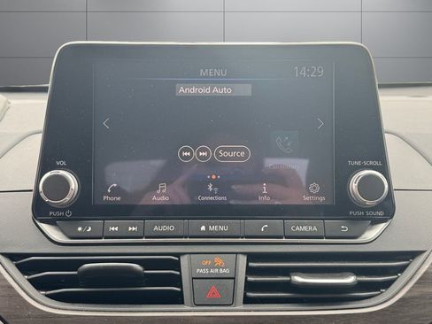 Used 2024 Nissan Altima 2.5 SV FWD image 21