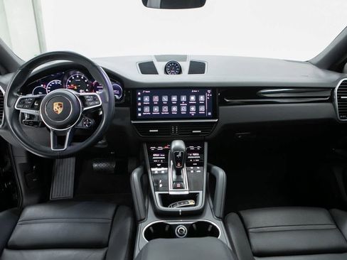 Certified 2022 Porsche Cayenne Coupe image 13