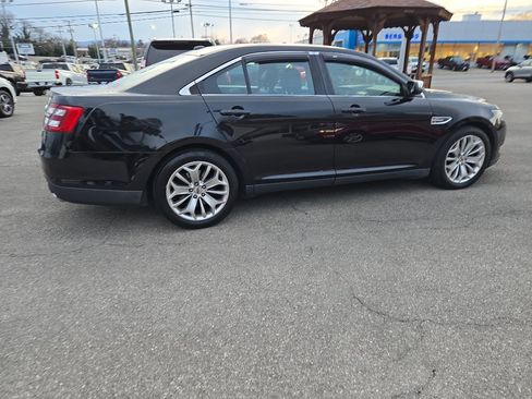Used 2016 Ford Taurus Limited image 3