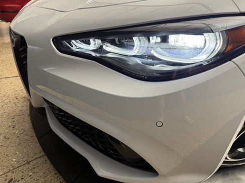 Used 2024 Alfa Romeo Giulia Veloce AWD/4WD image 30