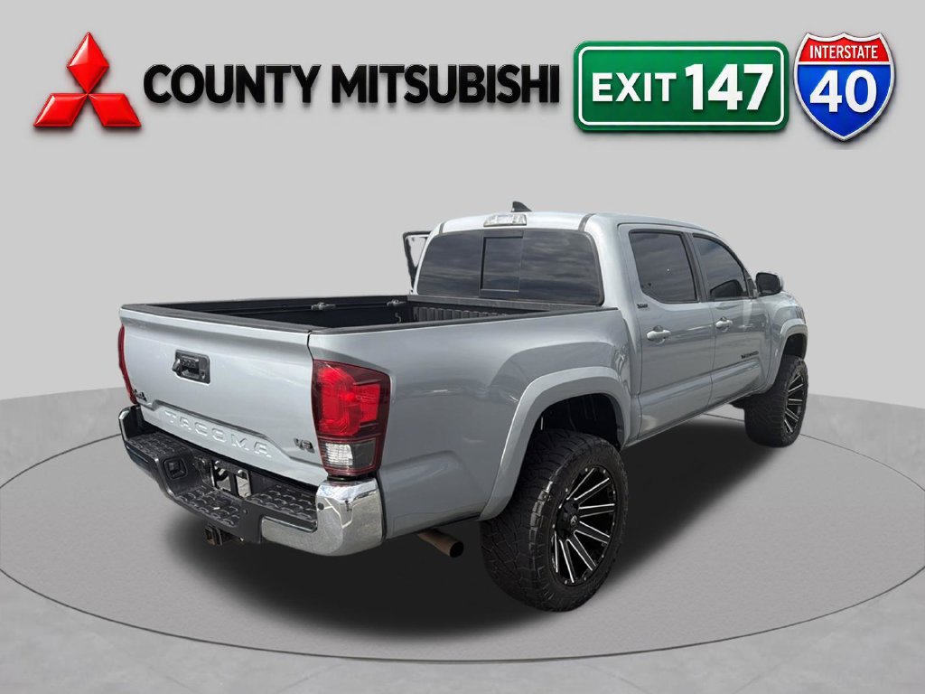 Used 2019 Toyota Tacoma SR5 AWD/4WD image 11