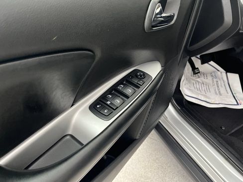 Used 2020 Dodge Journey SE w/ SE Popular Equipment Group FWD image 10