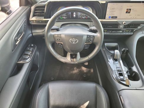 Used 2024 Toyota Crown AWD/4WD image 11
