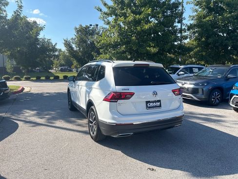 Used 2018 Volkswagen Tiguan SE image 4