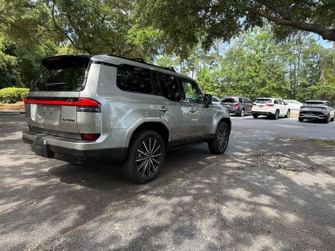 Used 2026 Lexus GX 550 w/ Accessory Package (2T) AWD/4WD image 5