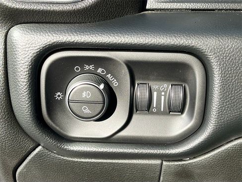 Used 2019 RAM 3500 Big Horn image 10