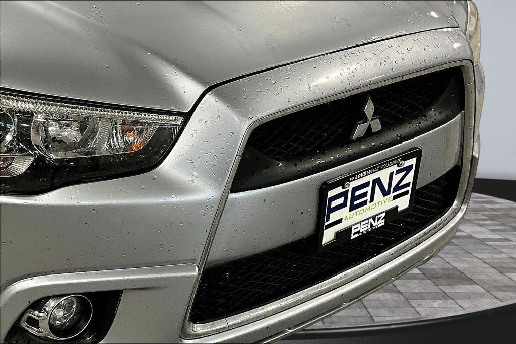 Used 2011 Mitsubishi Outlander Sport SE AWD/4WD image 28