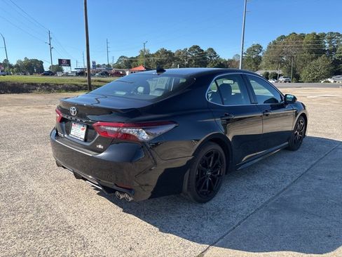 Used 2022 Toyota Camry XSE image 8