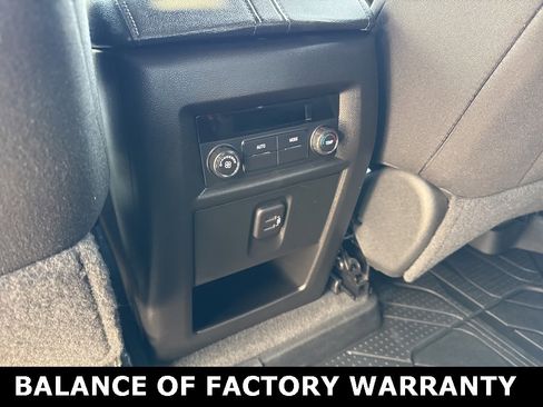 Used 2023 Chevrolet Traverse LT image 37