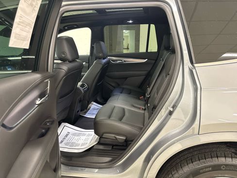 Used 2024 Cadillac XT6 Luxury image 17