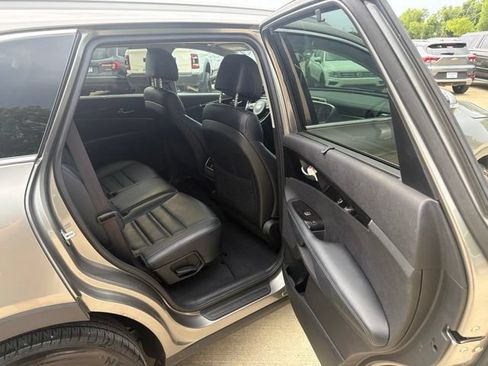 Used 2017 Kia Sorento EX AWD/4WD image 17