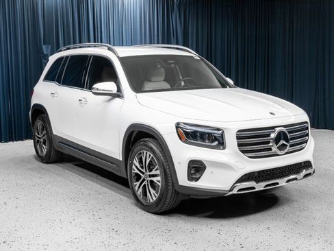 Certified 2025 Mercedes-Benz GLB 250 image 3