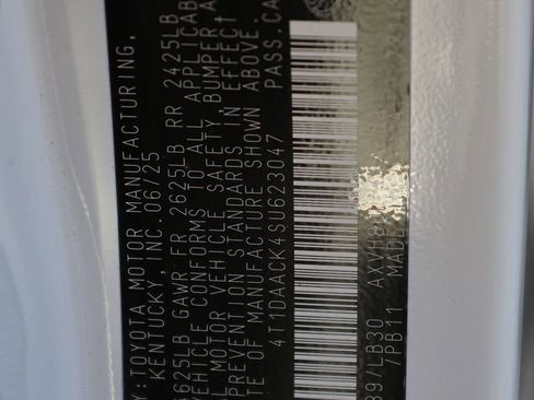 Used 2025 Toyota Camry XSE image 32