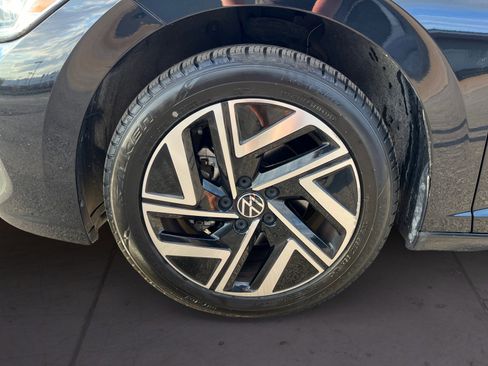 Certified 2022 Volkswagen Jetta SEL image 18