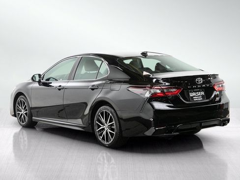 Used 2024 Toyota Camry SE w/ Cold Weather Package AWD/4WD image 3