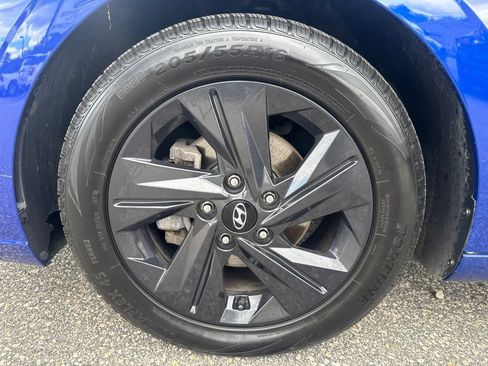 Used 2023 Hyundai Elantra SEL FWD image 28