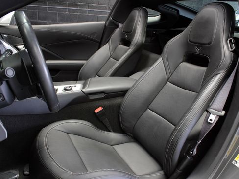 Used 2016 Chevrolet Corvette Stingray Coupe w/ 2LT Preferred Equipment Group image 39