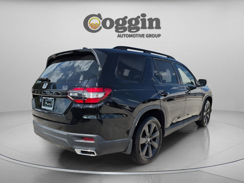 Certified 2023 Honda Pilot Sport image 6