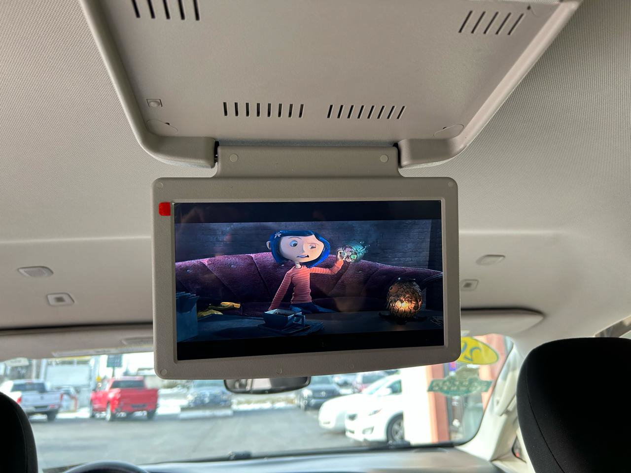 Used 2019 Chrysler Pacifica Touring Plus w/ Tire & Wheel Group FWD image 18