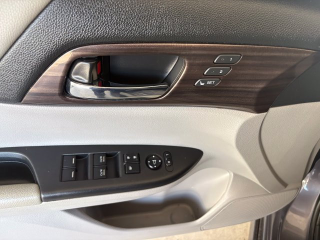 Used 2016 Honda Accord Touring image 10