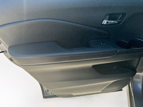 Used 2020 Honda Pilot Touring image 25