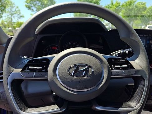 Used 2023 Hyundai Elantra SEL FWD image 18