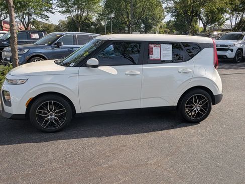 Used 2021 Kia Soul LX FWD image 6