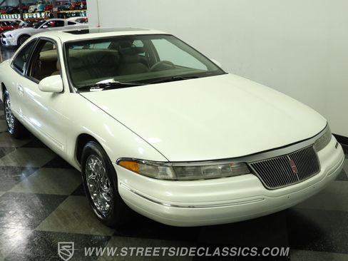 Used 1993 Lincoln Mark VIII RWD image 15