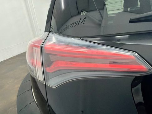 Used 2017 Toyota RAV4 Limited w/ Advanced Technology Package FWD image 10