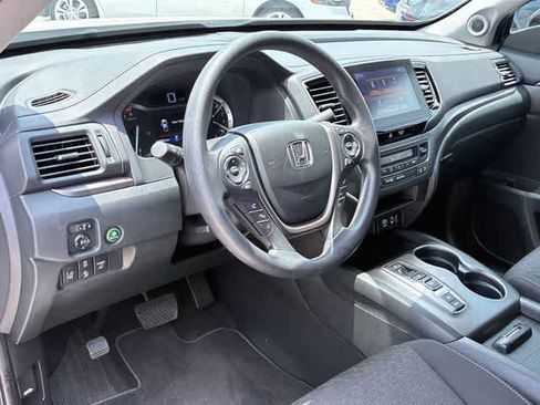 Used 2023 Honda Ridgeline Sport image 2