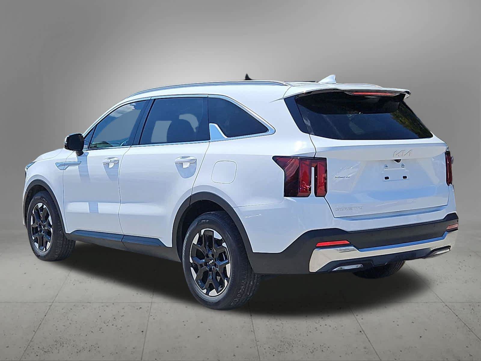 Certified 2025 Kia Sorento S FWD image 4