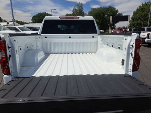 Used 2025 Chevrolet Silverado 1500 LT AWD/4WD image 7