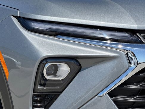 Used 2025 Chevrolet TrailBlazer LT FWD image 10