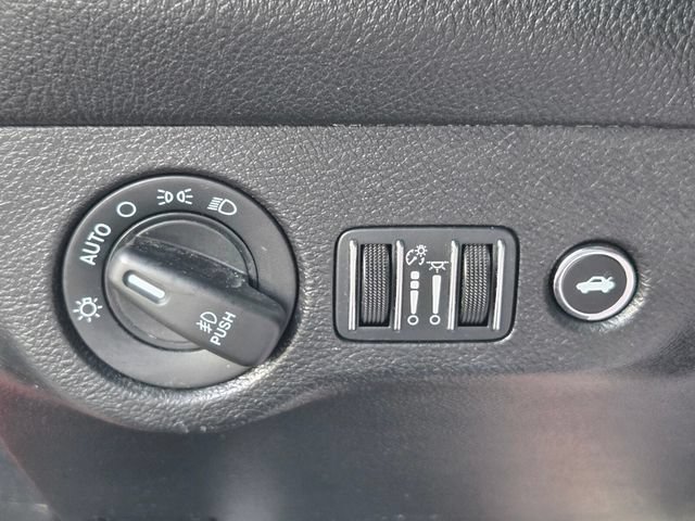 Used 2022 Dodge Challenger GT RWD image 27