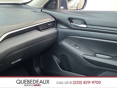 Used 2025 Nissan Altima 2.5 SV FWD image 21
