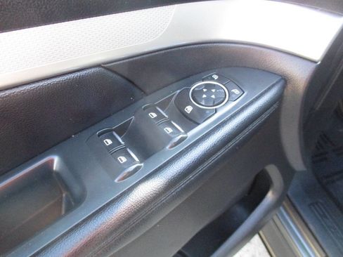 Used 2017 Ford Explorer XLT w/ Equipment Group 202A image 12