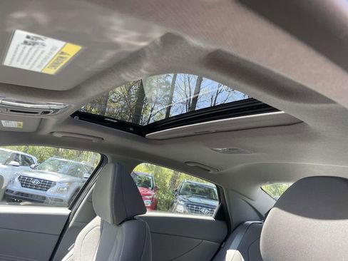 New 2026 Hyundai Elantra SEL Sport Premium FWD image 17
