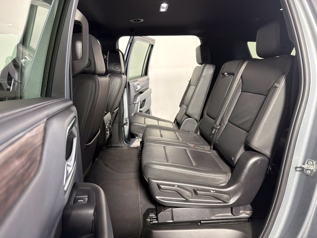Used 2024 Chevrolet Suburban LT AWD/4WD image 19