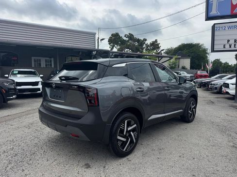 Used 2025 Nissan Kicks SV FWD image 7