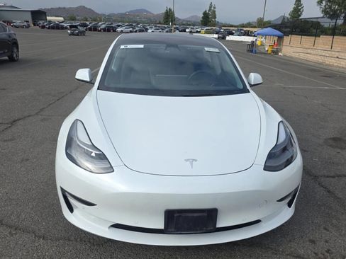 Used 2022 Tesla Model 3 Standard Range image 2