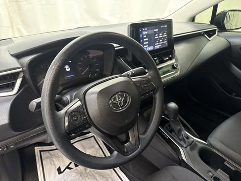 Used 2025 Toyota Corolla LE FWD image 25
