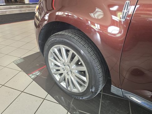 Used 2012 Lincoln MKX AWD image 29