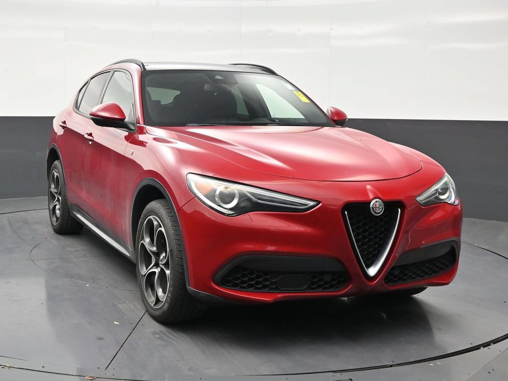 Used 2022 Alfa Romeo Stelvio Ti w/ Active Assist Plus Package AWD/4WD image 7