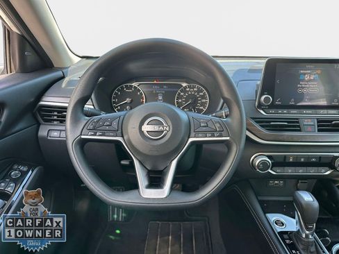 Used 2023 Nissan Altima 2.5 SV AWD/4WD image 15
