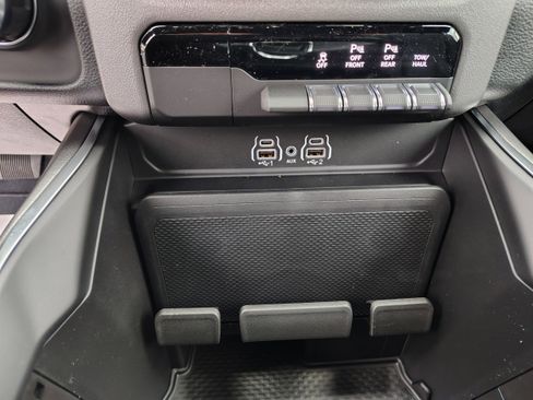 New 2026 RAM 1500 Express image 34